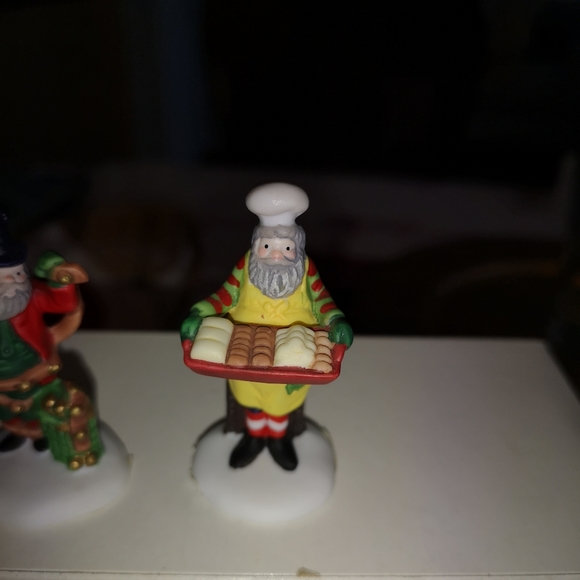 Department 56 Bakers Elves (Set of 3) - Picture 9 of 11
